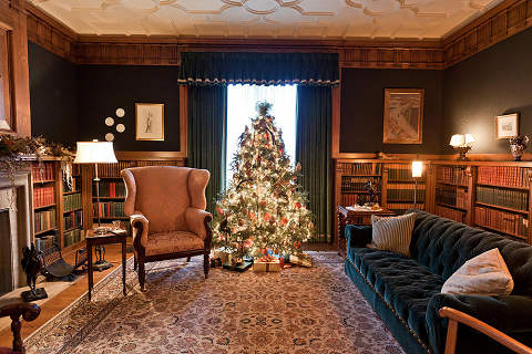 <p>This self-guided tour of the mansion is sure to fill you with holiday cheer!</p>
