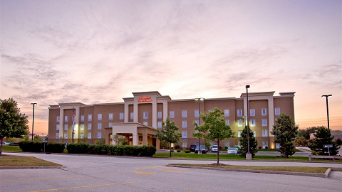Hampton Inn and Suites Cedar Rapids - North